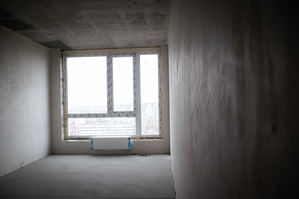 Apartment for renovation, rented residential complex. Naberezhna 15 min, metro, ukry