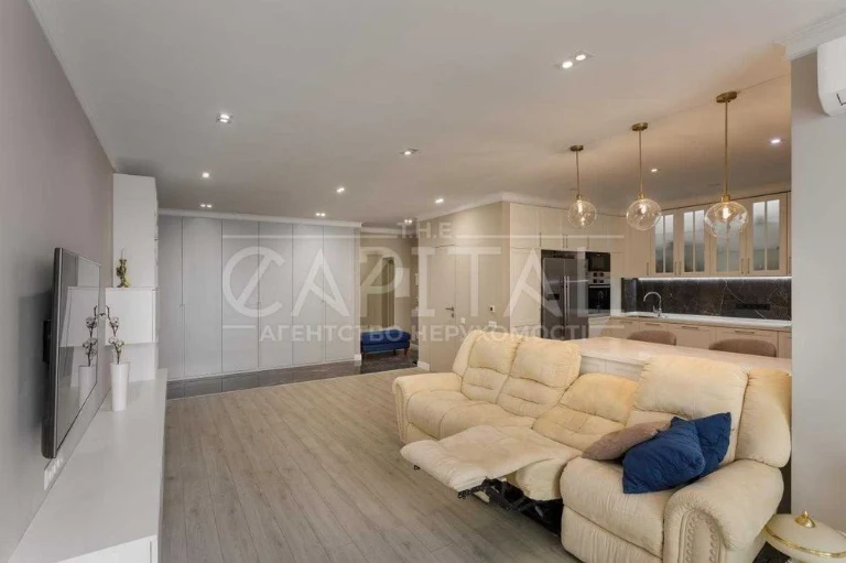 A stylish, modern 3-room apartment is offered for sale