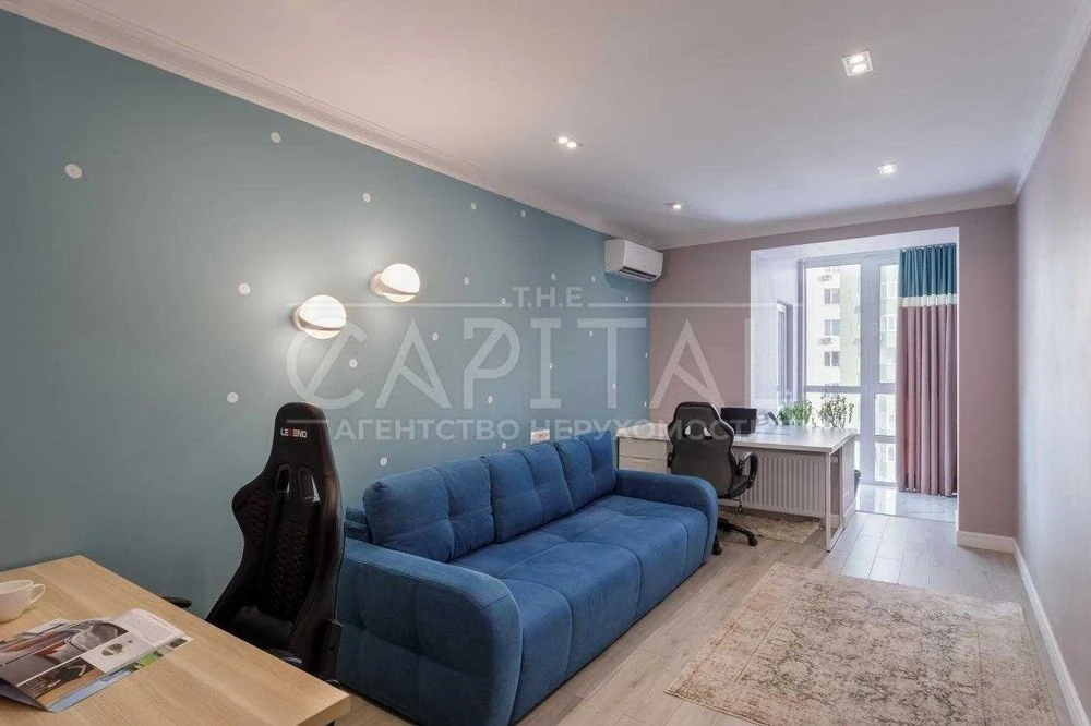 A stylish, modern 3-room apartment is offered for sale