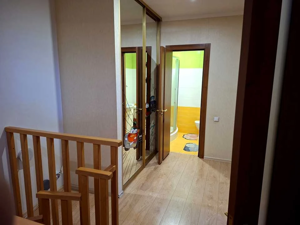 Apartment. Dnipro, Araratskaya St.