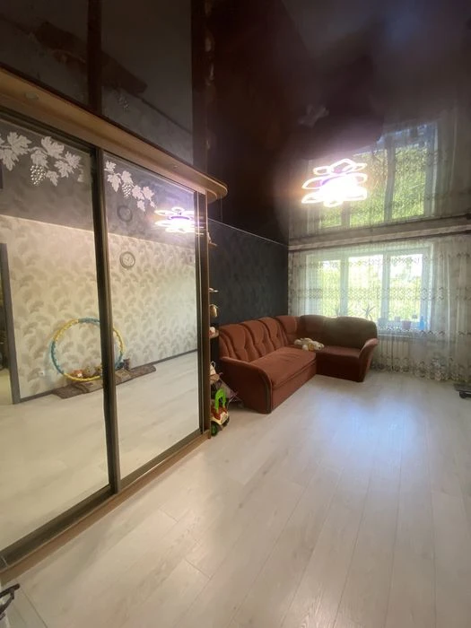 I will sell a 3-room apartment with furniture and appliances in Dnipro.