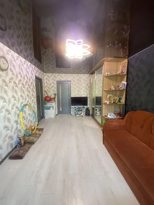 I will sell a 3-room apartment with furniture and appliances in Dnipro.