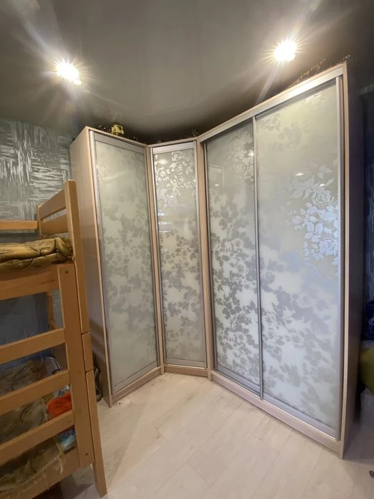 I will sell a 3-room apartment with furniture and appliances in Dnipro.