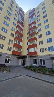 В продажу дворівнева квартира на Леваді по вул. Миру.