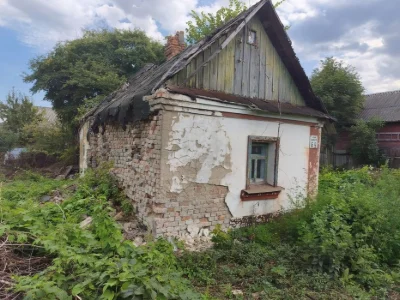 Продаж земельної ділянки з старим будинком в місті