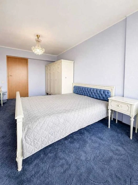 For sale 3-room apartment 69 m² O.Polya (top of Kirov)! Slavutych! Bezn
