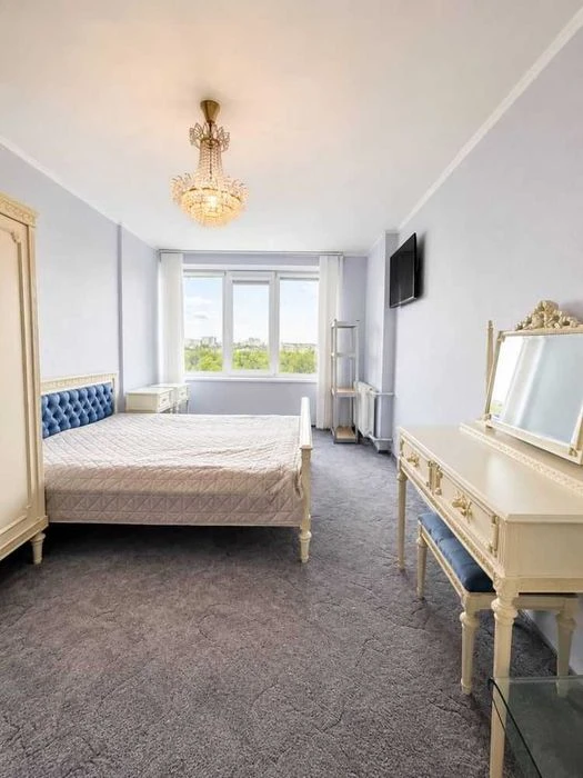 For sale 3-room apartment 69 m² O.Polya (top of Kirov)! Slavutych! Bezn