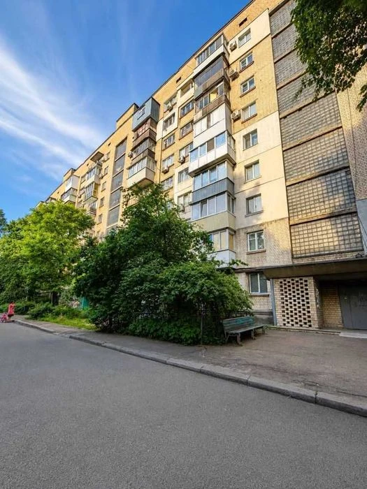 For sale 3-room apartment 69 m² O.Polya (top of Kirov)! Slavutych! Bezn