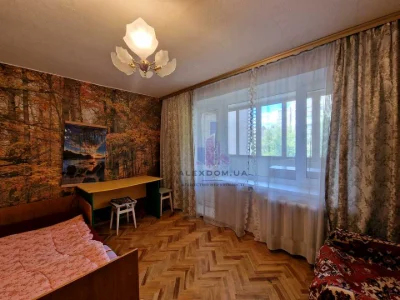Квартира. Киев, ул. (Горького)