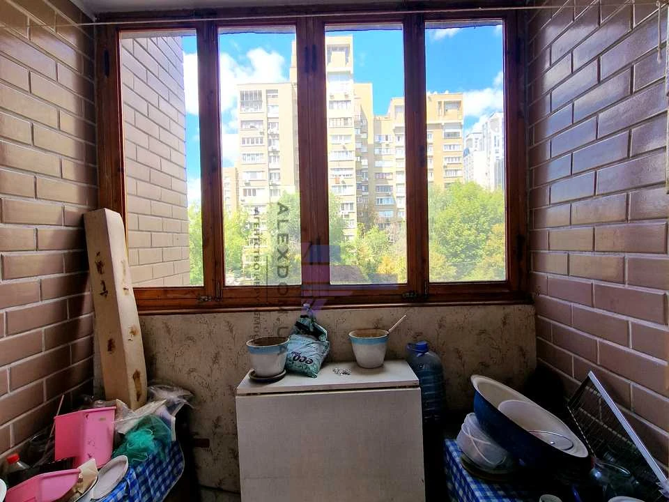 Квартира. Киев, ул. (Горького)