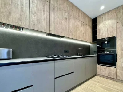 Apartment. Ivano-Frankivsk, Yuliana Pelesha St., 5, k