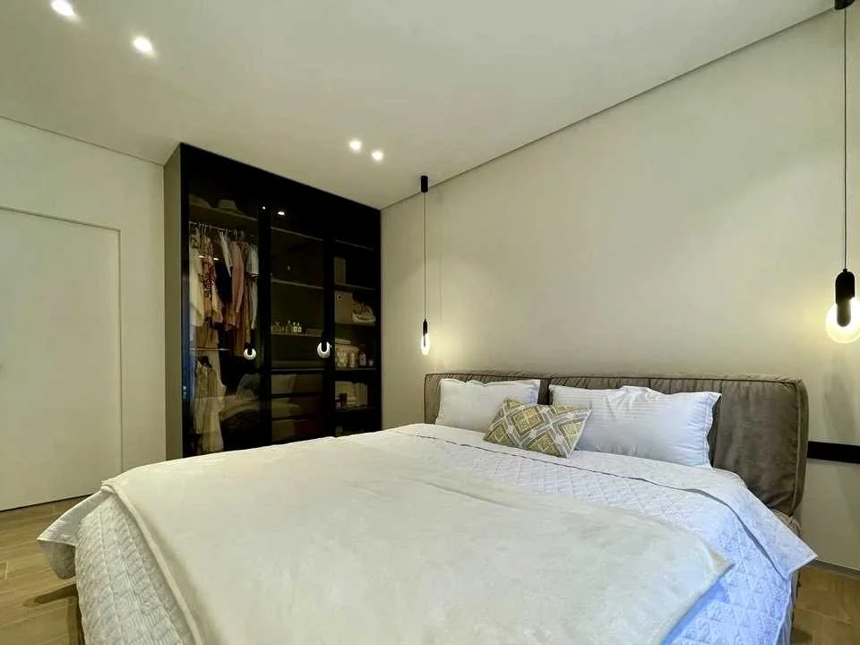 Apartment. Ivano-Frankivsk, Yuliana Pelesha St., 5, k