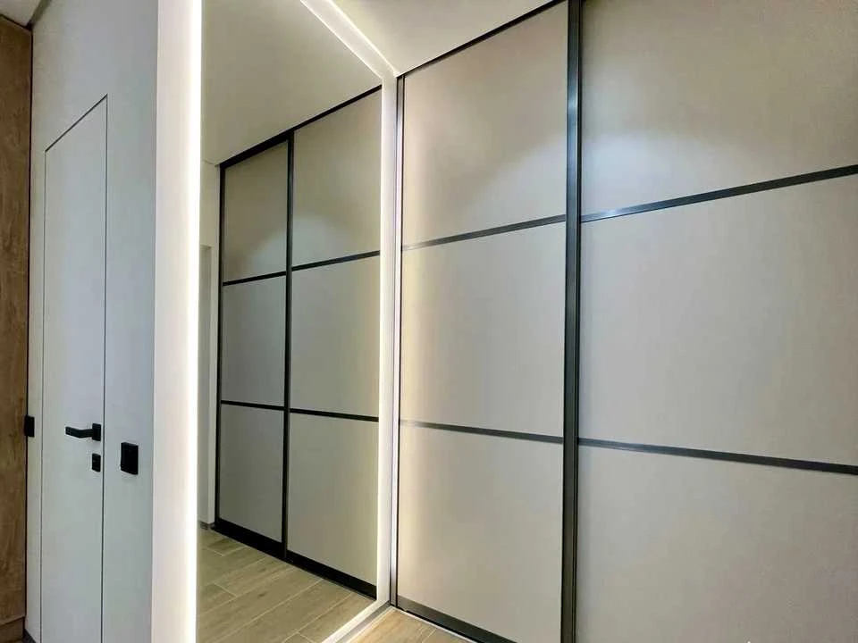 Apartment. Ivano-Frankivsk, Yuliana Pelesha St., 5, k