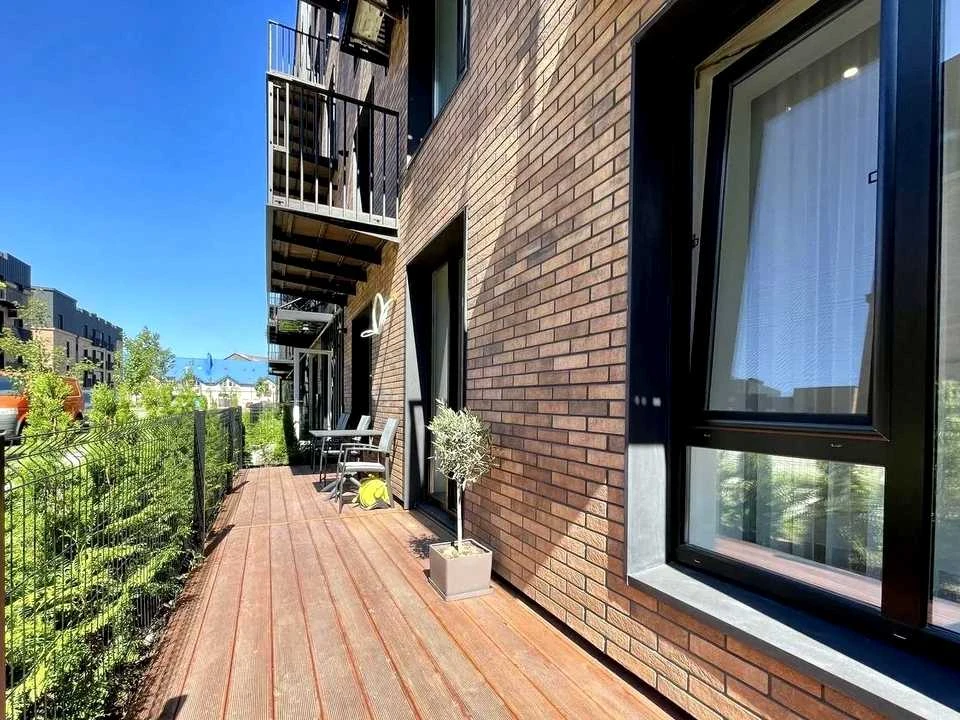Apartment. Ivano-Frankivsk, Yuliana Pelesha St., 5, k