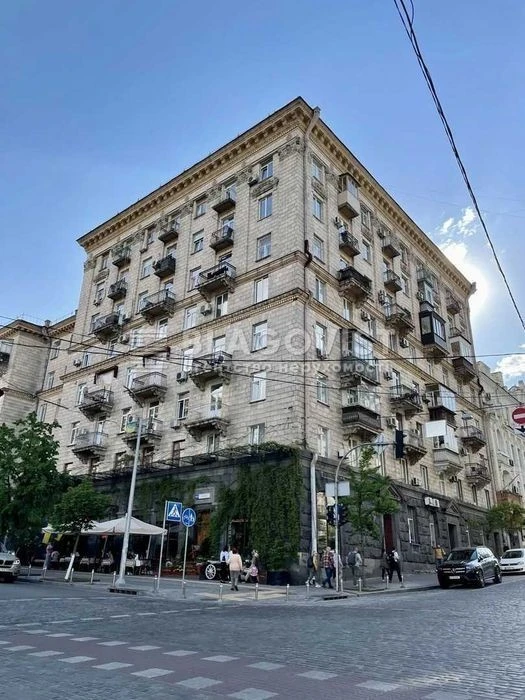 2 кімнатна вул Чикаленка Євгена, 2-4/7, ст м Театральна Хрещ