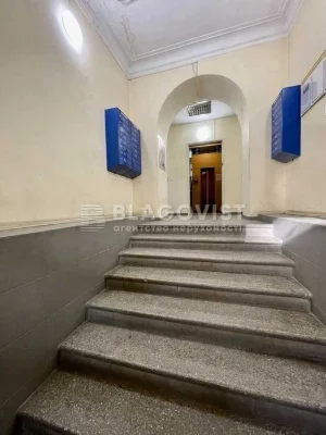 2 кімнатна вул Чикаленка Євгена, 2-4/7, ст м Театральна Хрещ