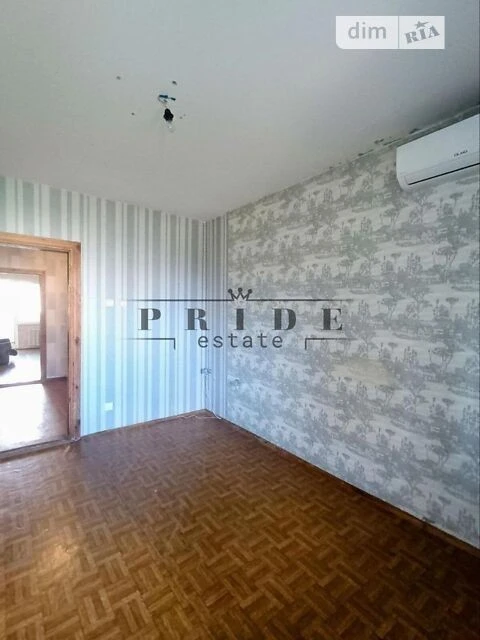 For sale 2-room apartment 69 sq. m. on Dragomanova Street 14 • ID 3455