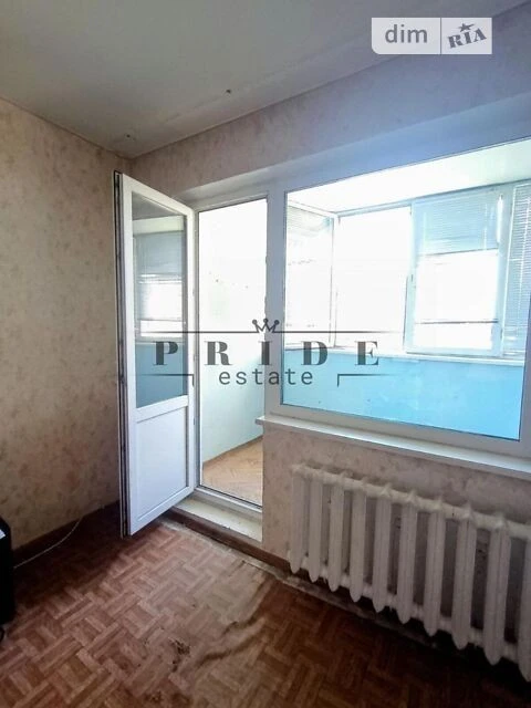 For sale 2-room apartment 69 sq. m. on Dragomanova Street 14 • ID 3455