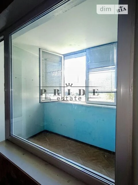 For sale 2-room apartment 69 sq. m. on Dragomanova Street 14 • ID 3455