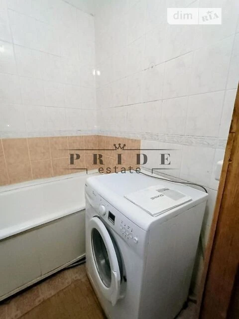 For sale 2-room apartment 69 sq. m. on Dragomanova Street 14 • ID 3455