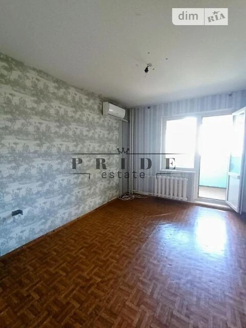 For sale 2-room apartment 69 sq. m. on Dragomanova Street 14 • ID 3455