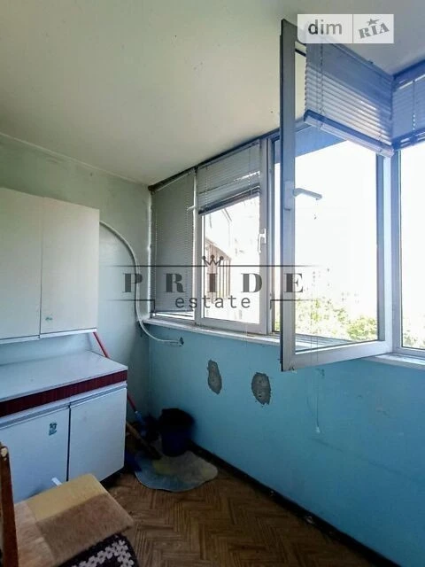 For sale 2-room apartment 69 sq. m. on Dragomanova Street 14 • ID 3455