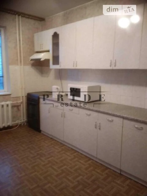 For sale 2-room apartment 69 sq. m. on Dragomanova Street 14 • ID 3455