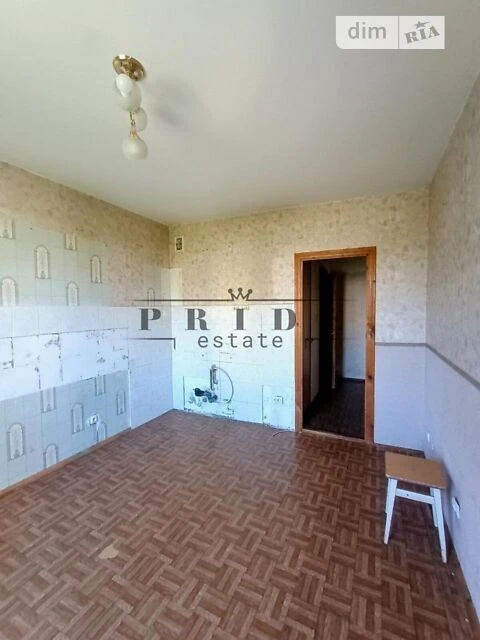 For sale 2-room apartment 69 sq. m. on Dragomanova Street 14 • ID 3455