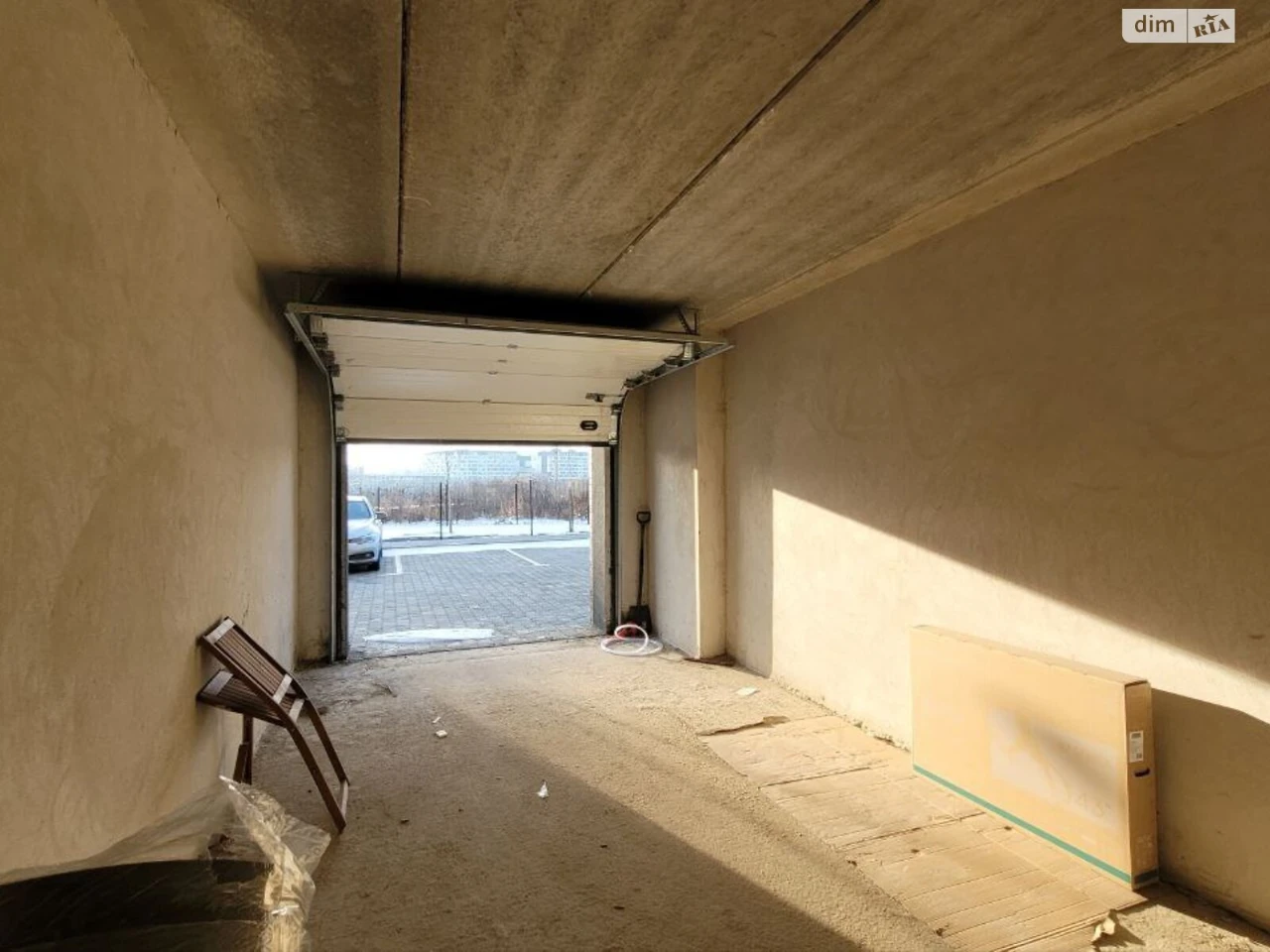 Продаж Місце в гаражному кооперативі Озерна
