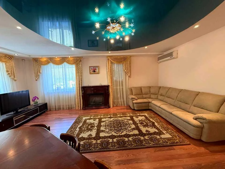 Квартира. Днепр, Братьев Воробьев ул. (Дмитрия Кедрина)