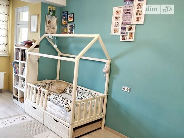 Продажа 3к квартиры 100 кв. м на бульв. Николая Михновского 14-