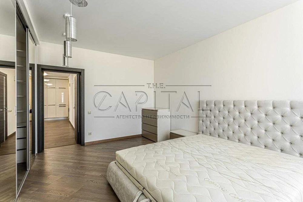 Sale of a new 108 m² apartment with designer renovation