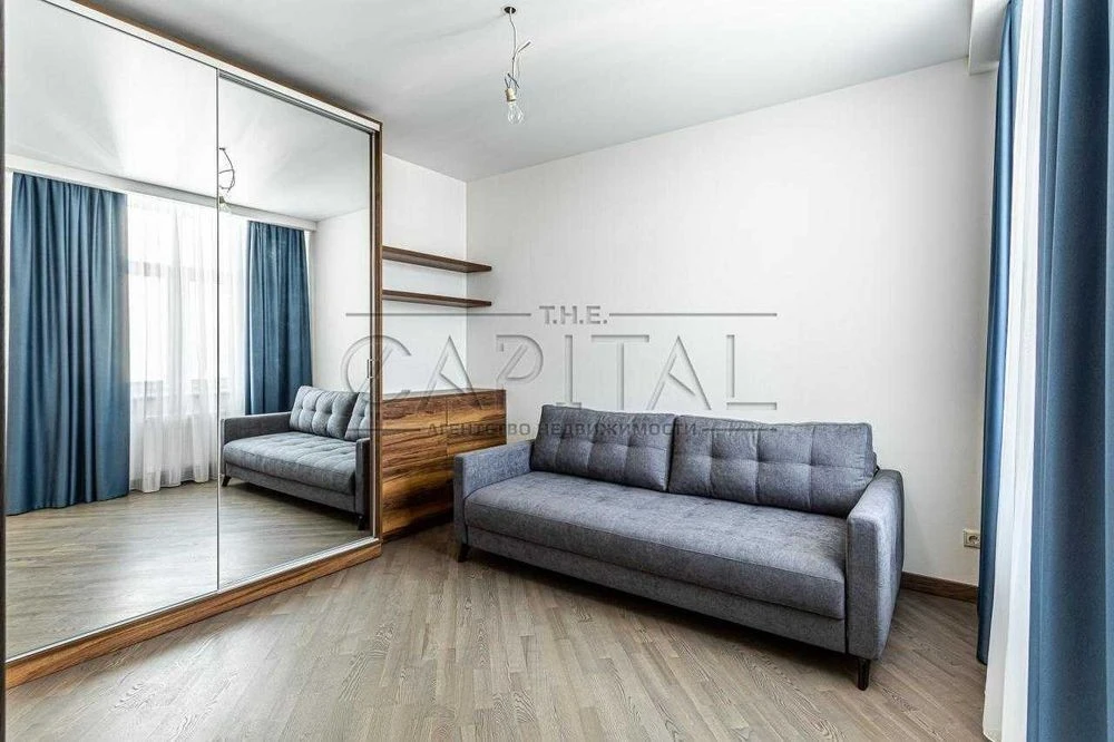 Sale of a new 108 m² apartment with designer renovation