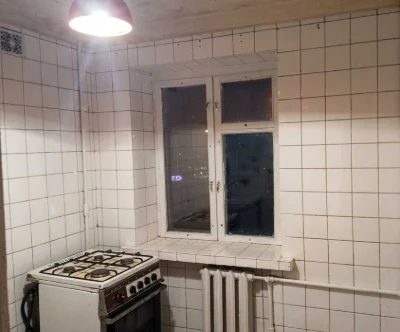 One-room apartment for sale at the New Houses communal market.