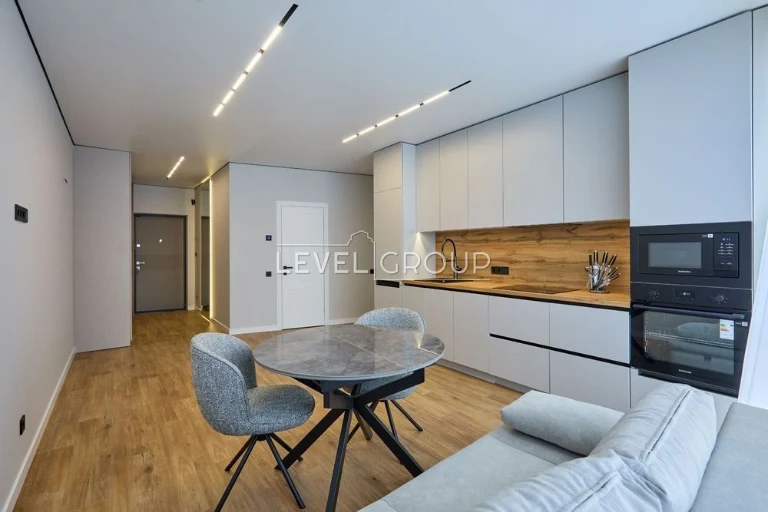 Sale of 1-room apartment 56m2 with new renovation in the Great residential complex