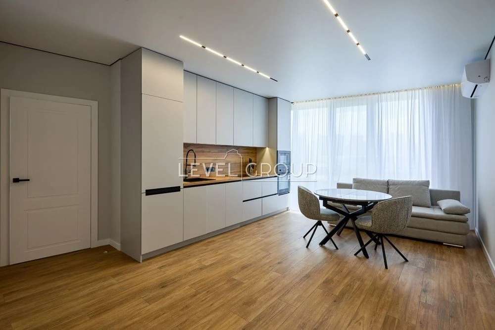 Sale of 1-room apartment 56m2 with new renovation in the Great residential complex