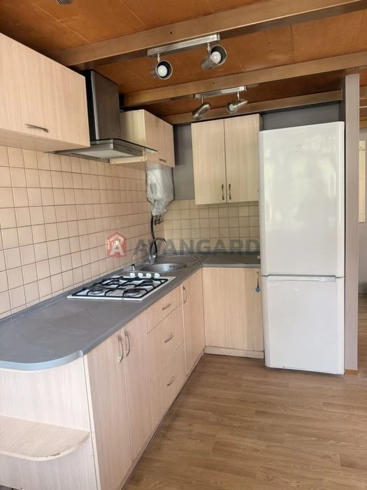 Продам 2 комнатную квартиру в центре