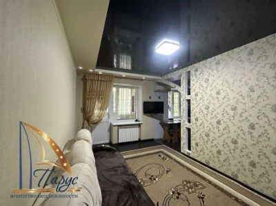2-room shopping center "Ukraine" Yakov Novytsky 2/5 floor.