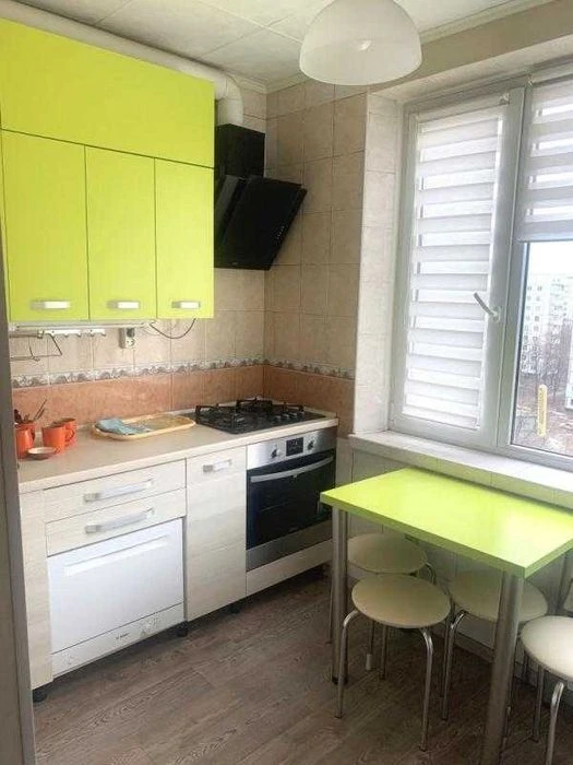 2 bedroom apartment for sale near the metro. 10 minutes.