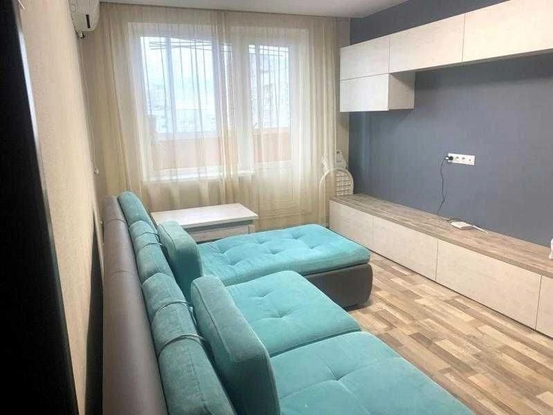 2 bedroom apartment for sale near the metro. 10 minutes.