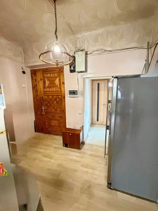I will sell a spacious 3-room apartment in Stalinka Titov Nezalezhnosti