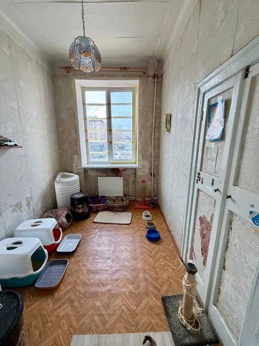 I will sell a spacious 3-room apartment in Stalinka Titov Nezalezhnosti