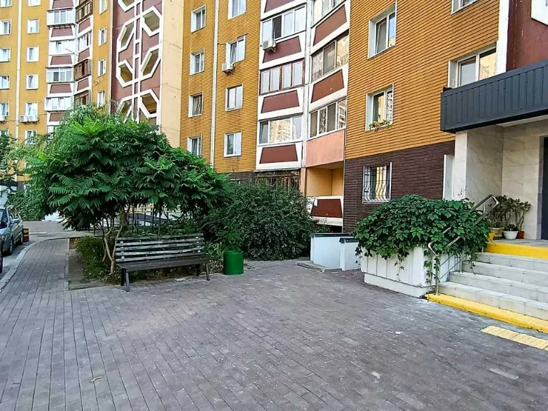 Apartment. Kyiv, Anna Akhmatova St.