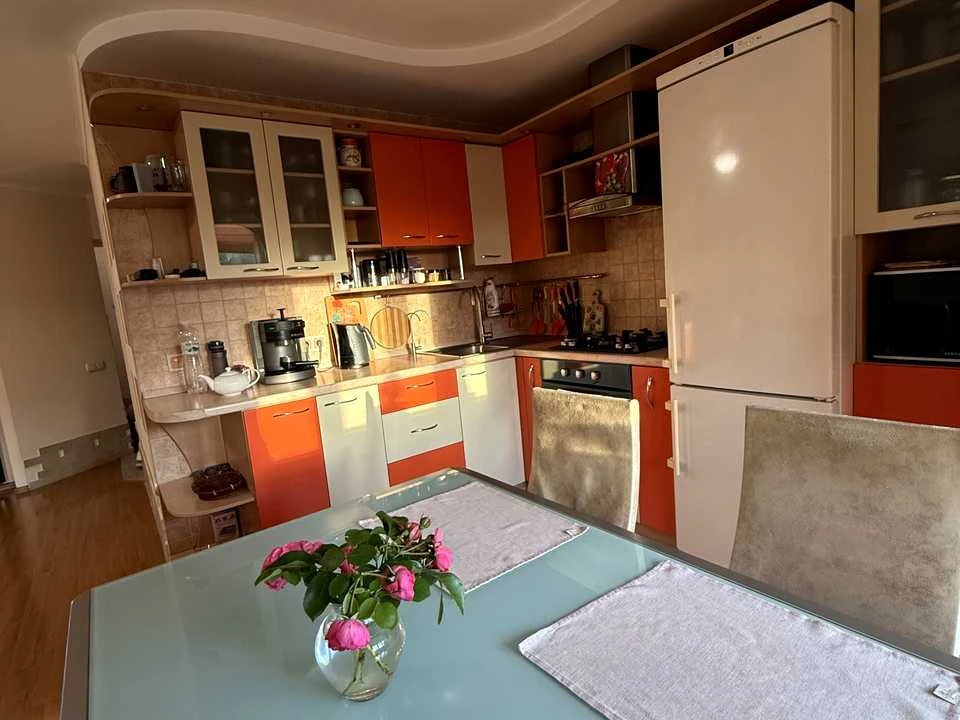 Квартира. Днепр, ул. (Белостоцкого)
