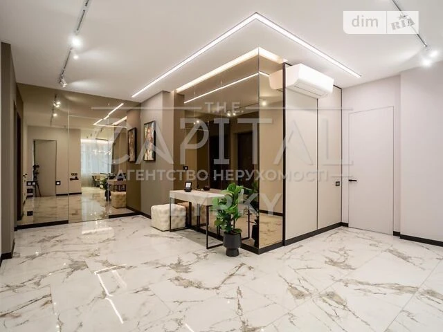 Продаж 4к квартири 125 кв. м на вул. Андрія Верхогляда 17 •