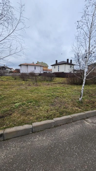 Прекрасный УЧАСТОК в Совиньоне, 15 соток, фасад 39,78м