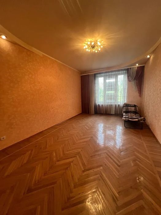 I will sell a 2-room apartment. Kholodna Gora metro station, there is a Vindovlenie!