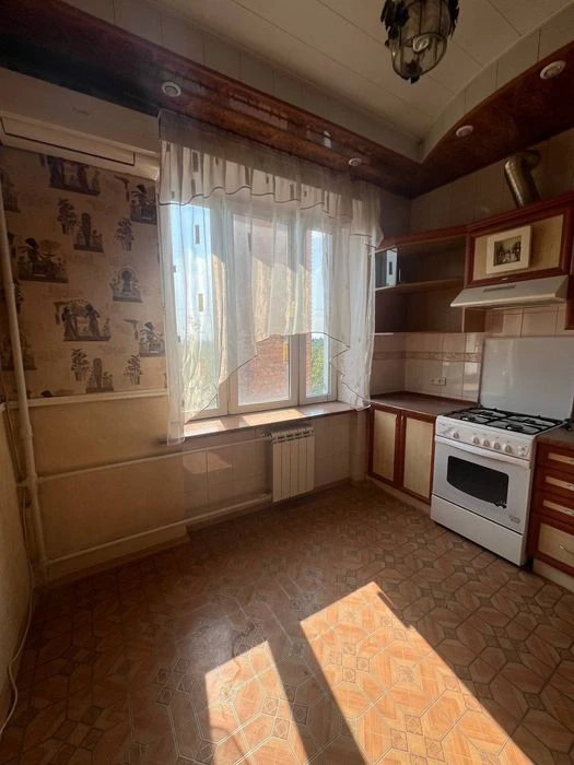 I will sell a 2-room apartment. Kholodna Gora metro station, there is a Vindovlenie!