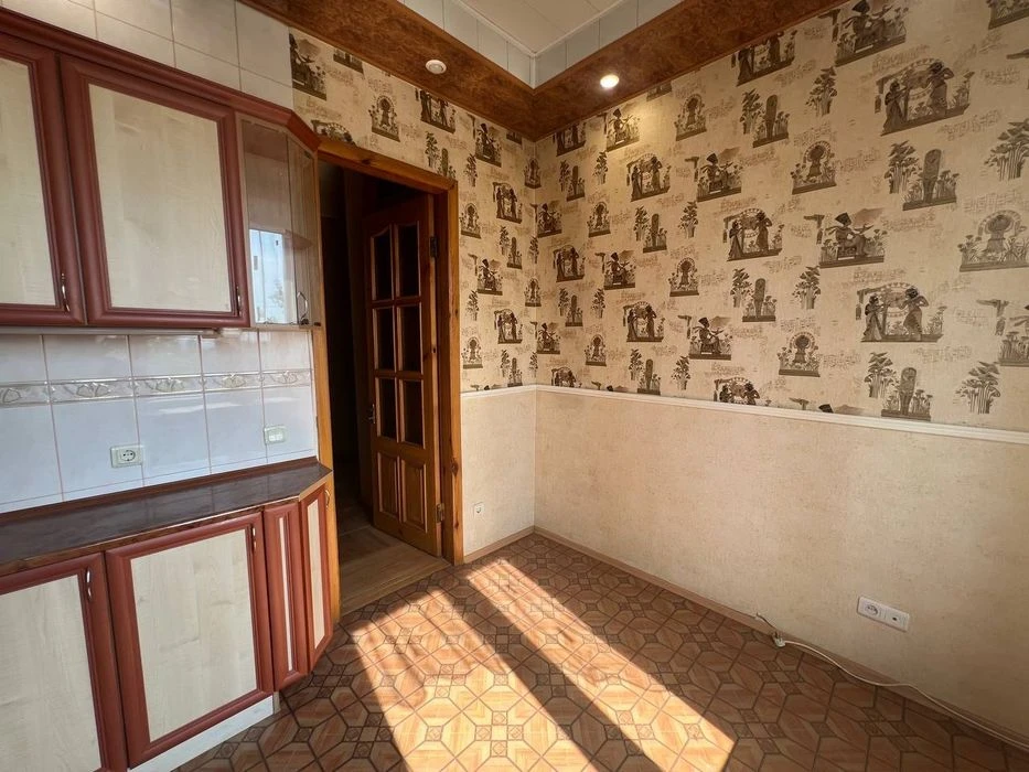 I will sell a 2-room apartment. Kholodna Gora metro station, there is a Vindovlenie!