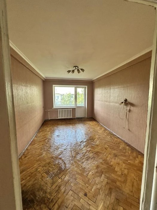 2-room apartment for sale in Darnytsia (Pratsi/Kotlyarevskogo)